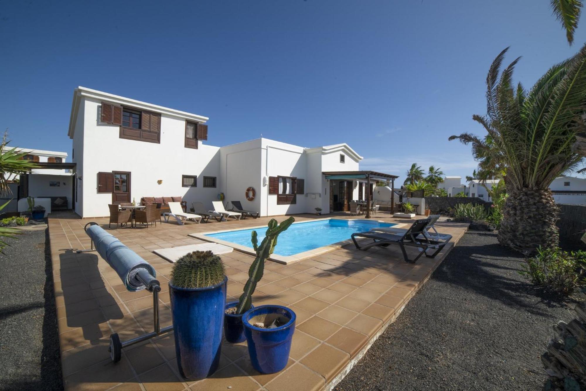 Villa Sensational 3 Bedrooms Myoga Spacious Sun Terrace Outdoor Pool And Bbq Montana Roja Playa Blanca (Lanzarote)