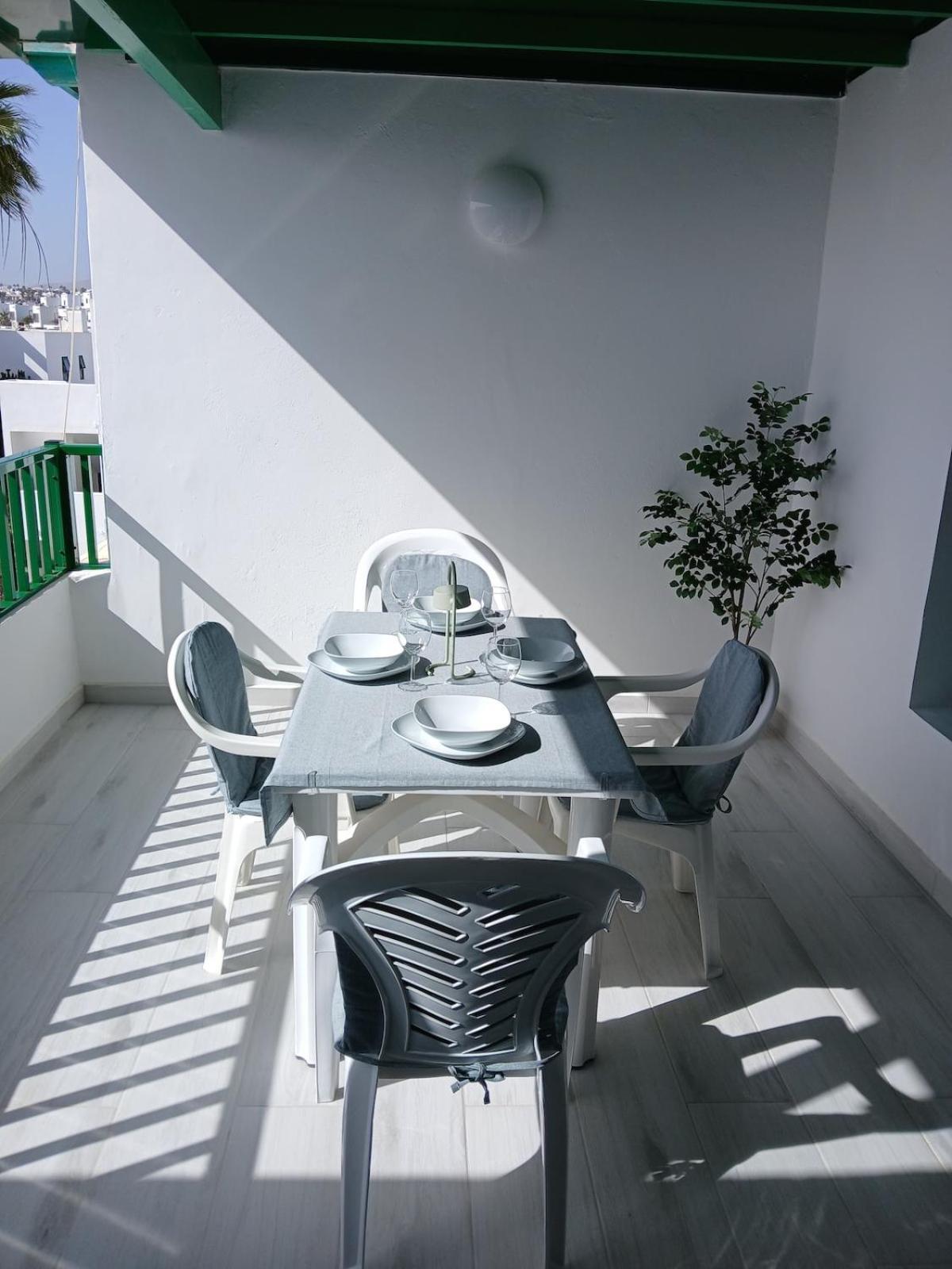 Enjoy Glorious Seaviews From Vista Mar Apartment