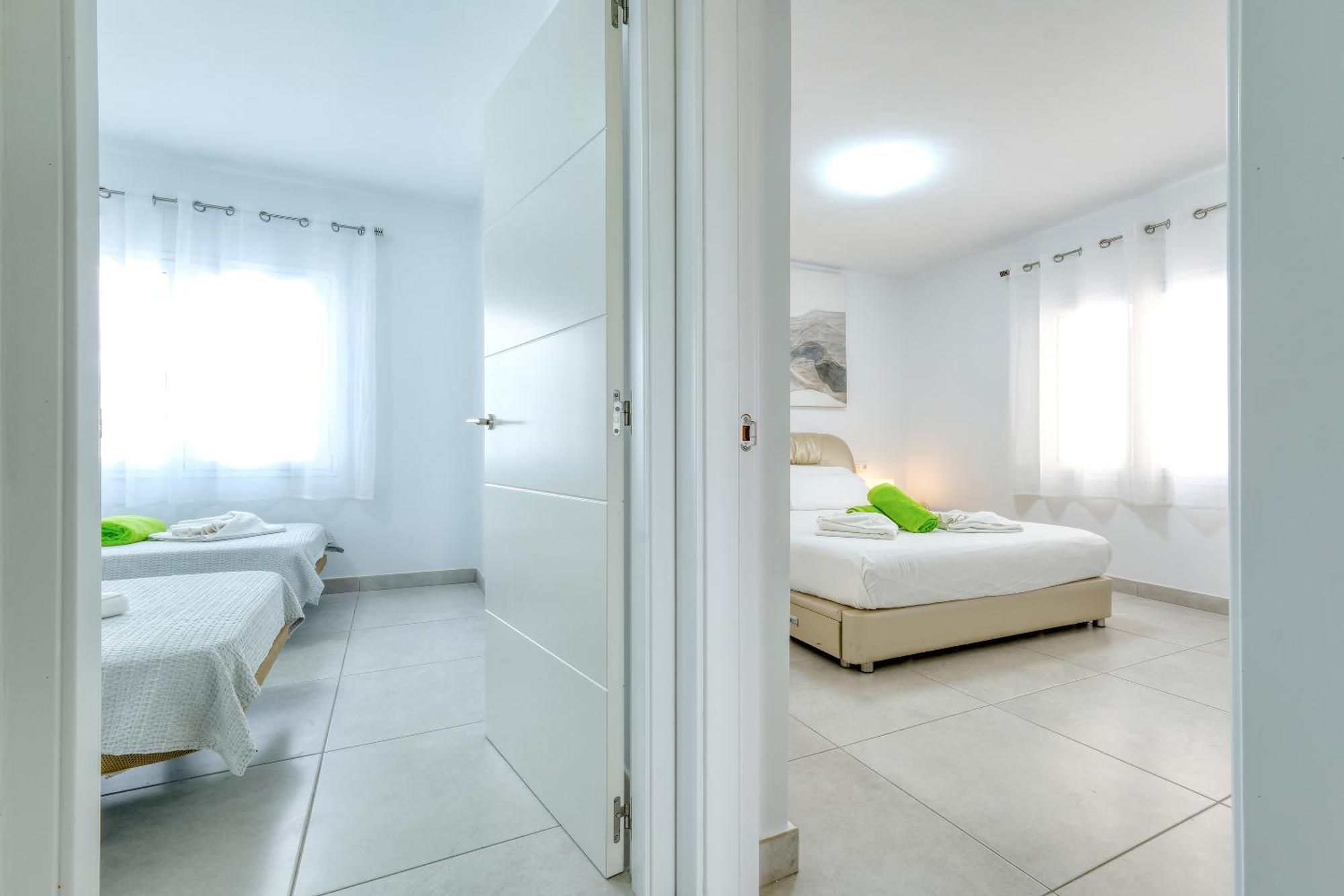 Monarca House, Senator Apartment