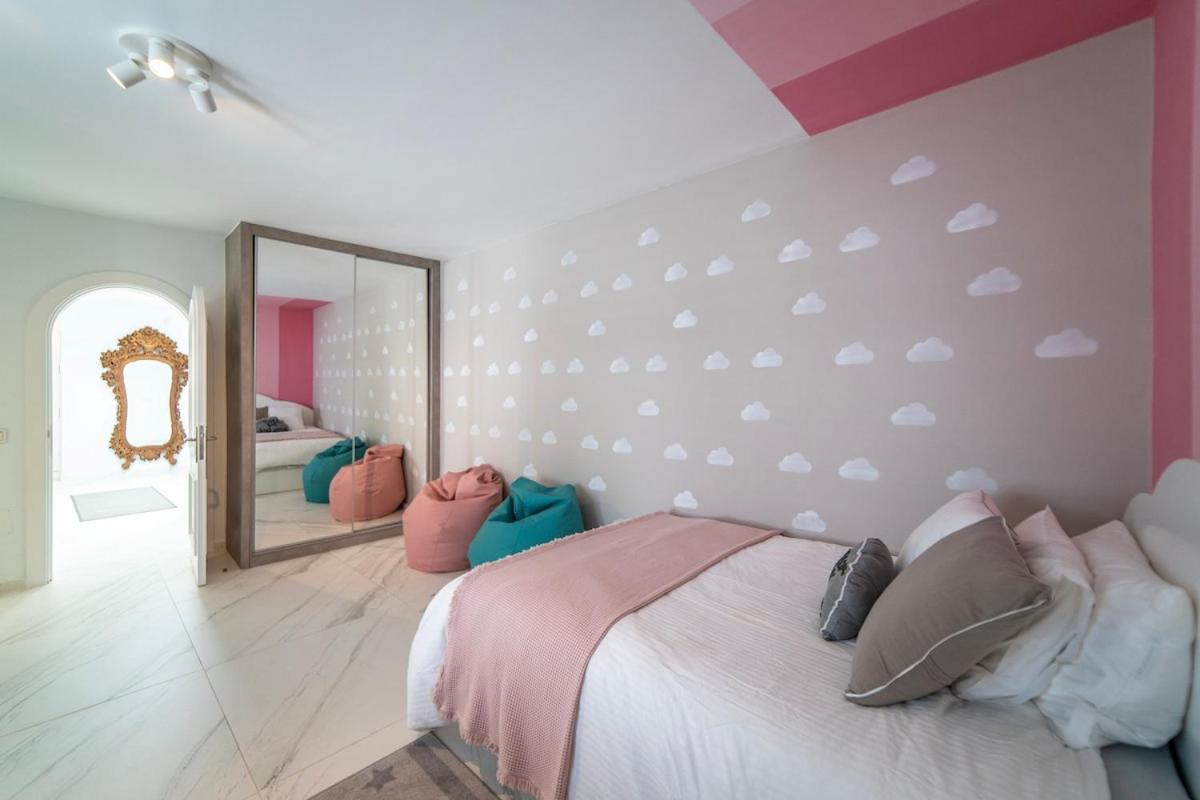 Villa Casa Leon, Exceptional 6 Bed Puerto del Carmen (Lanzarote)
