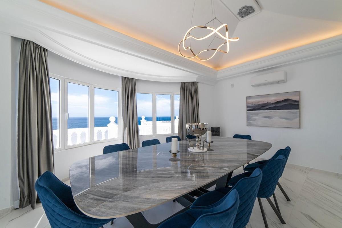 Casa Leon, Exceptional 6 Bed * Puerto del Carmen (Lanzarote)
