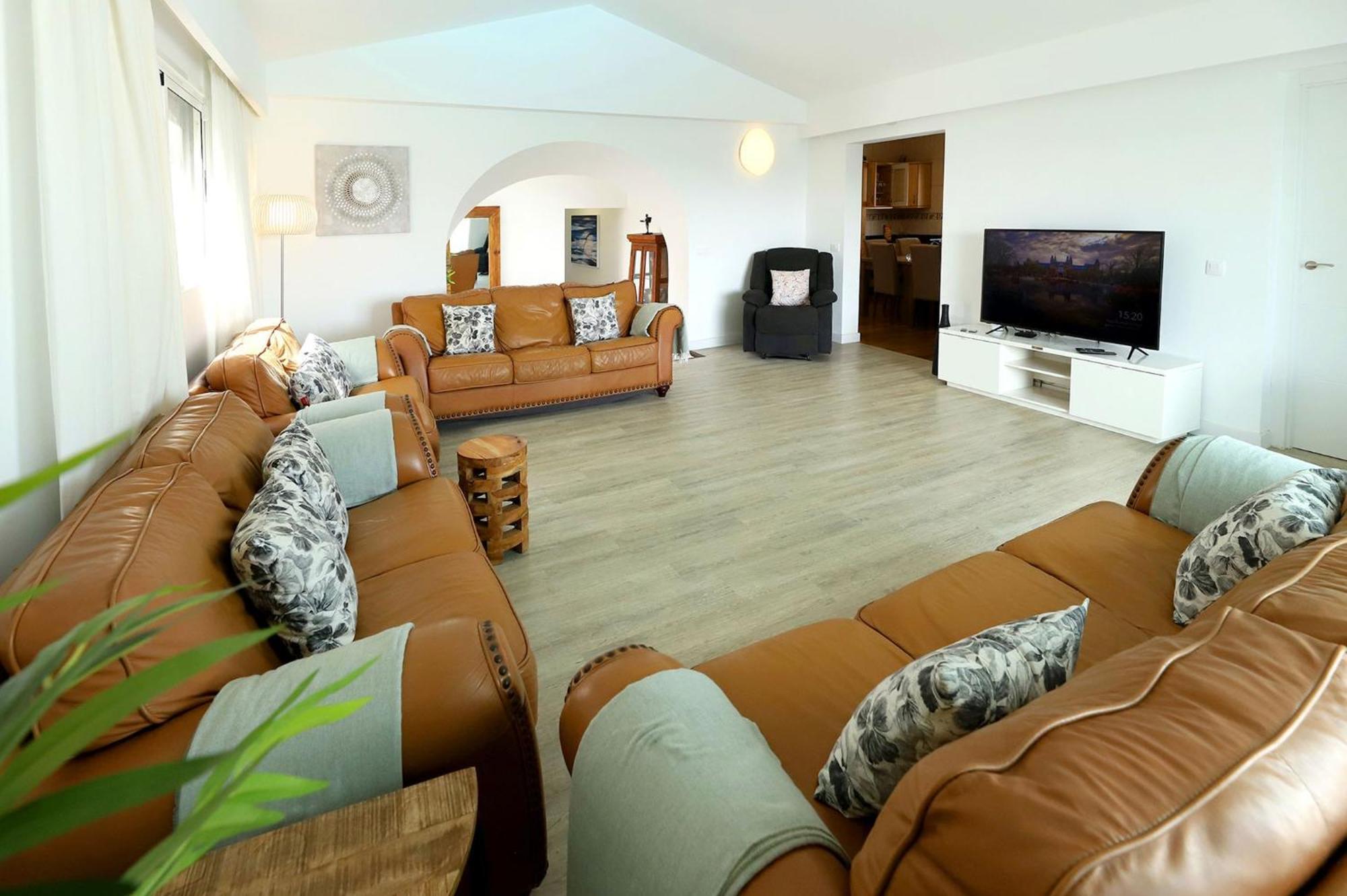 Graceful 5 Bedrooms Vega Del Carmen Distant Sea Views Villa