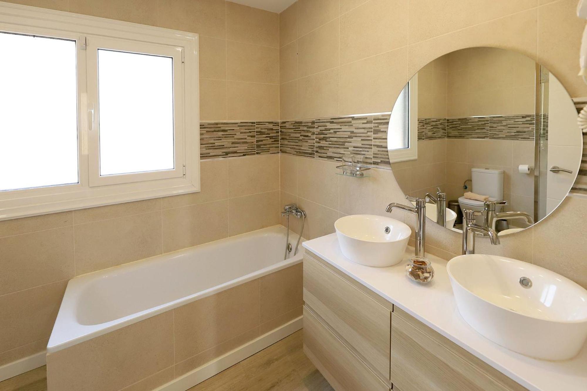 Villa Graceful 5 Bedrooms Vega Del Carmen Distant Sea Views