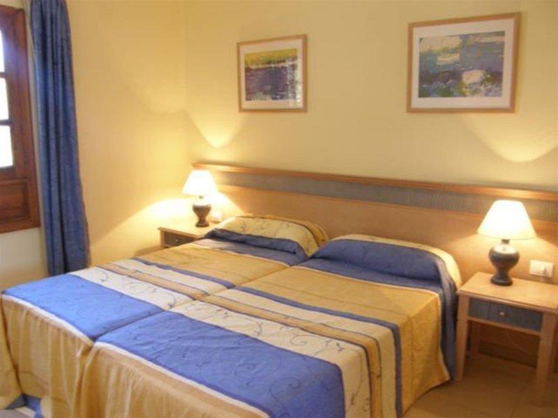 R2 Bahia Kontiki Hotel 4*