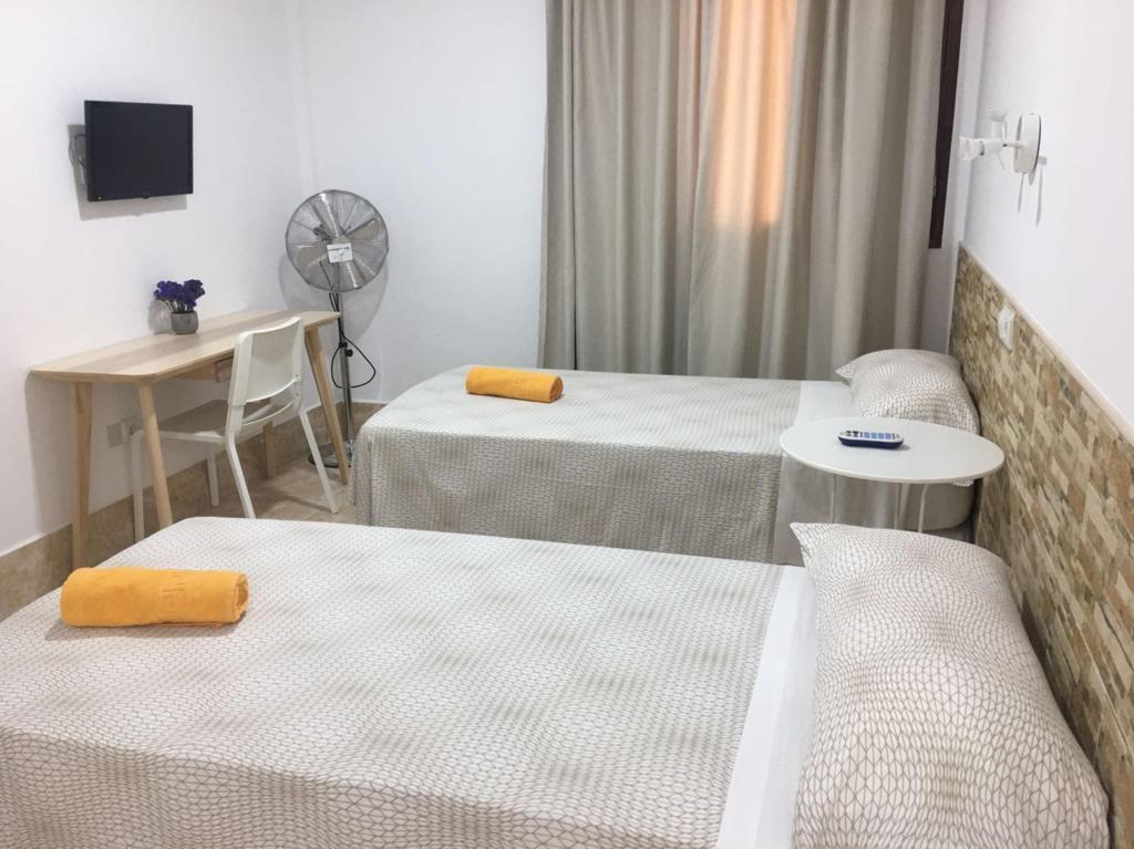 Residencia Cardona Hostal *