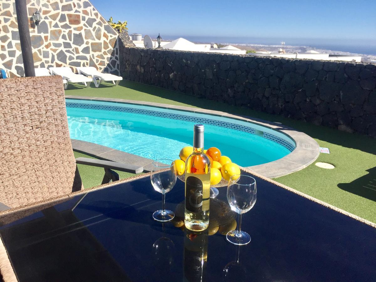 Margarita Villa *