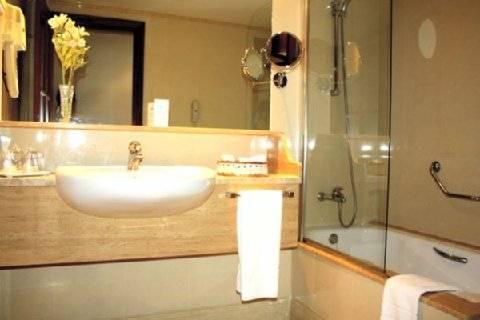 Lancelot Hotel