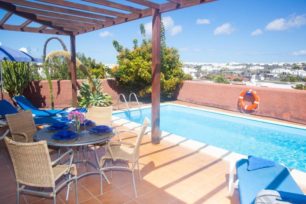 Marinas Resort 3*