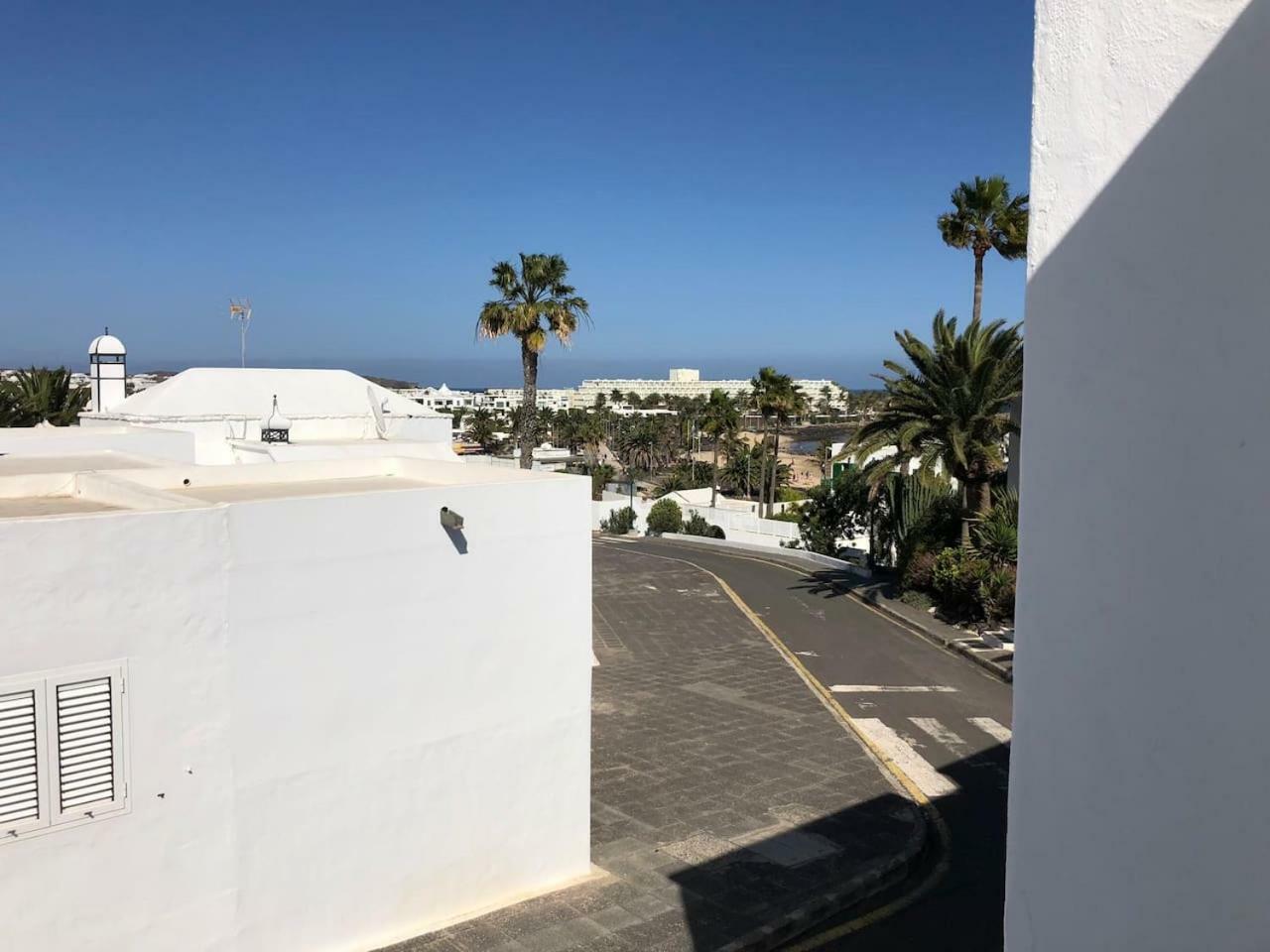 Sea Breeze With Shared Pool And Near The Beach Costa Teguise