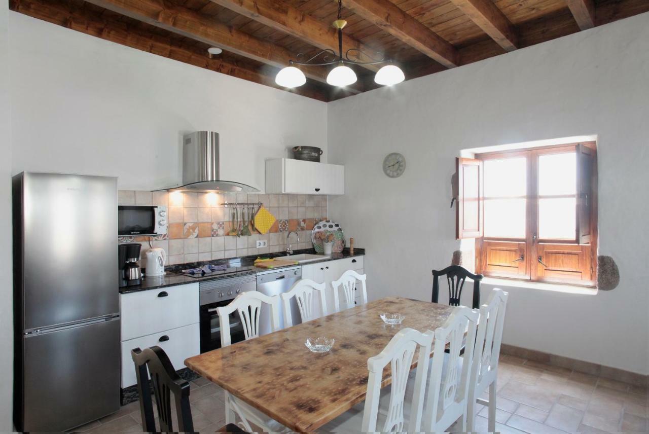 Villa Caserio Leandro Tias