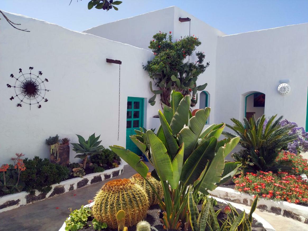 Lirios Rural - Adults Only Tias