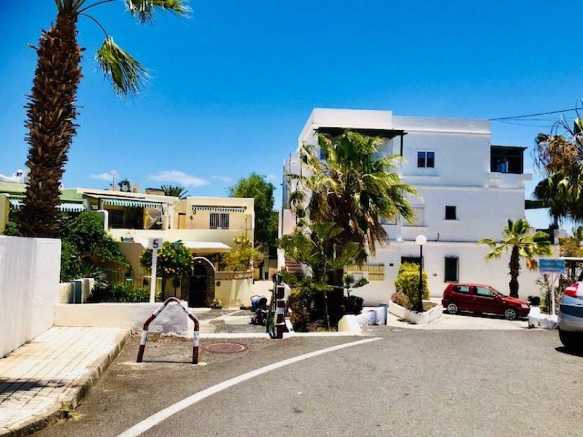 Alessandra With Sat- Tv & Wifi Only 200m From Playa Grande Apartamento