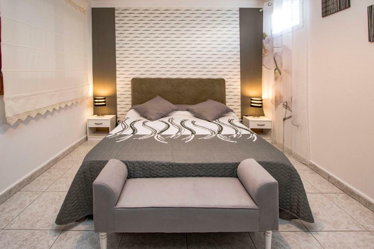Casa Lanza Holiday home *