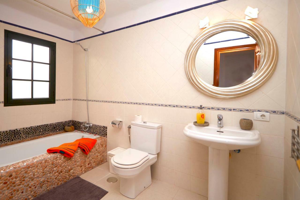 Casa Margarita - Shared Pool - Close To Seafront Promenade *