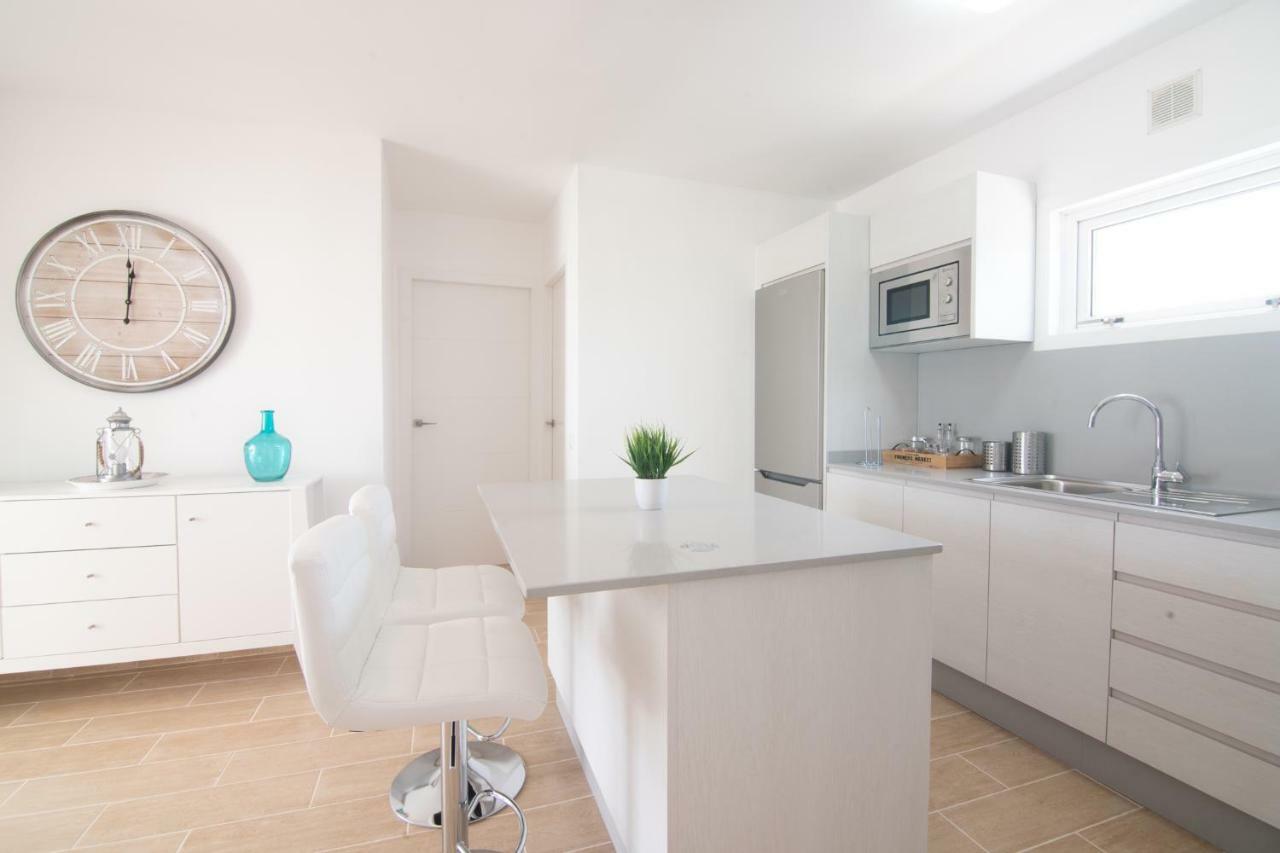 Playa Roca Penthouse. Great Sea Views!