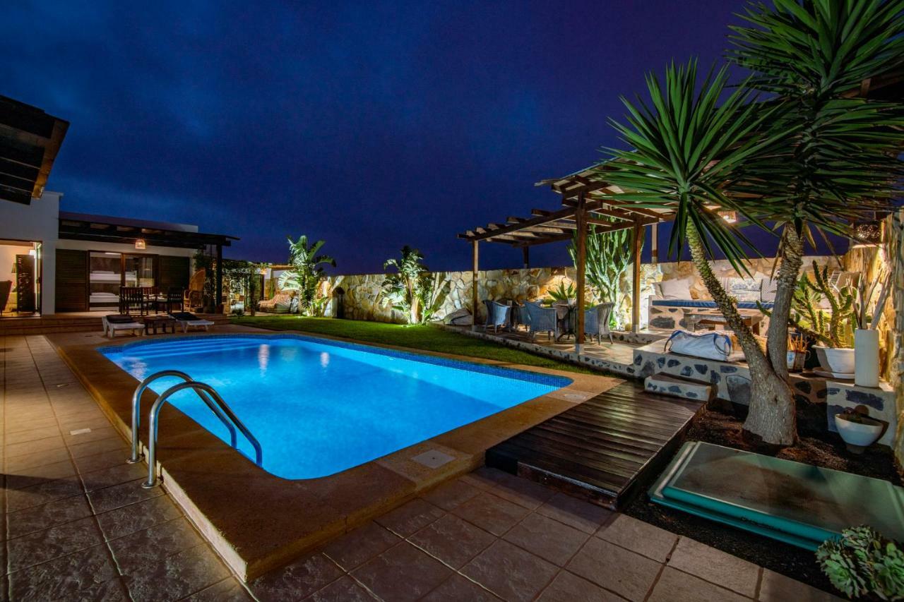 Kalufa Surf House Hostel