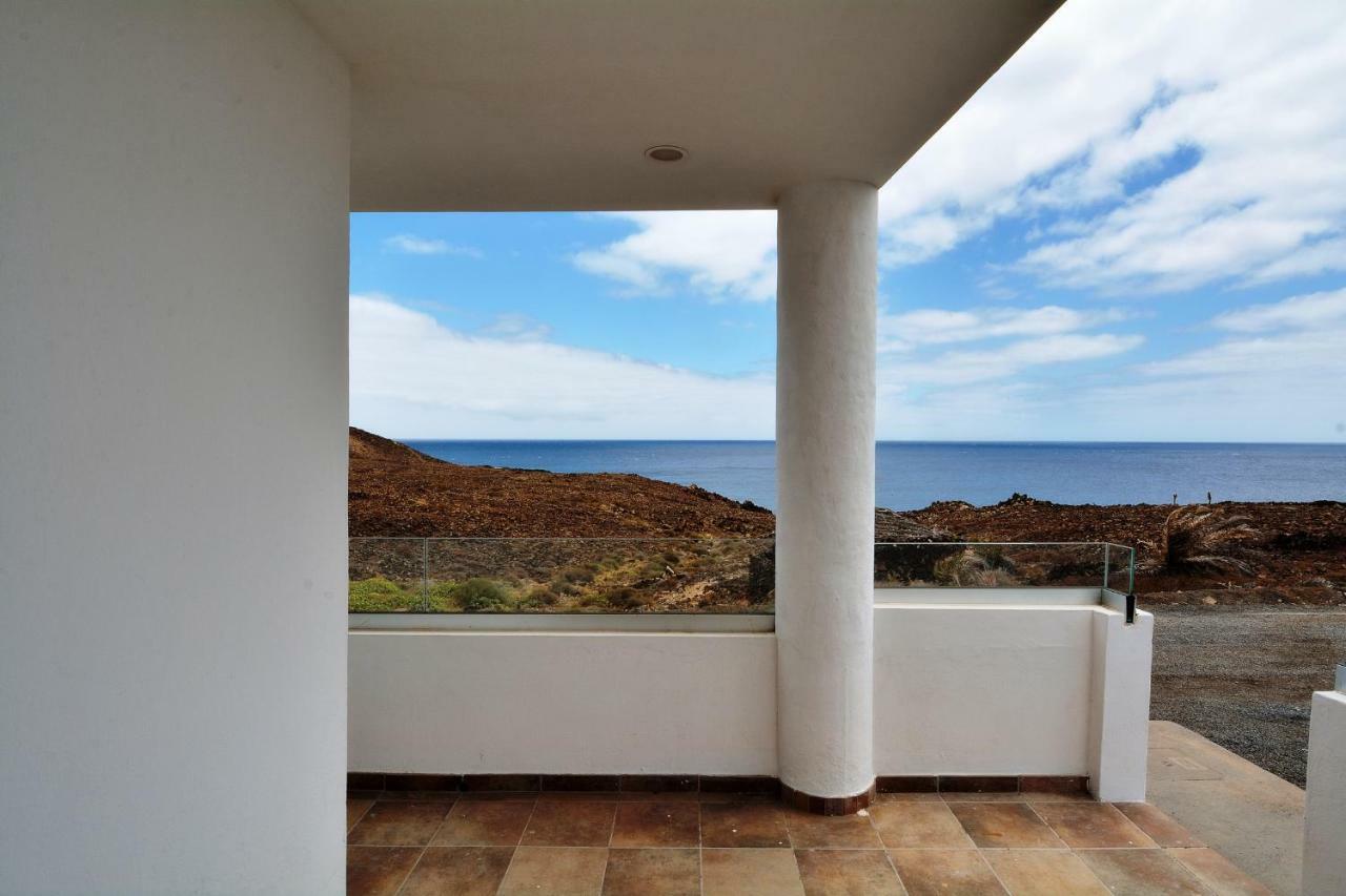 Hannah - Stunning Sea Views - Roof Terrace Villa