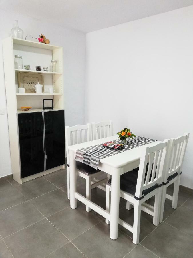 El Cuarto De Moza * Tinajo