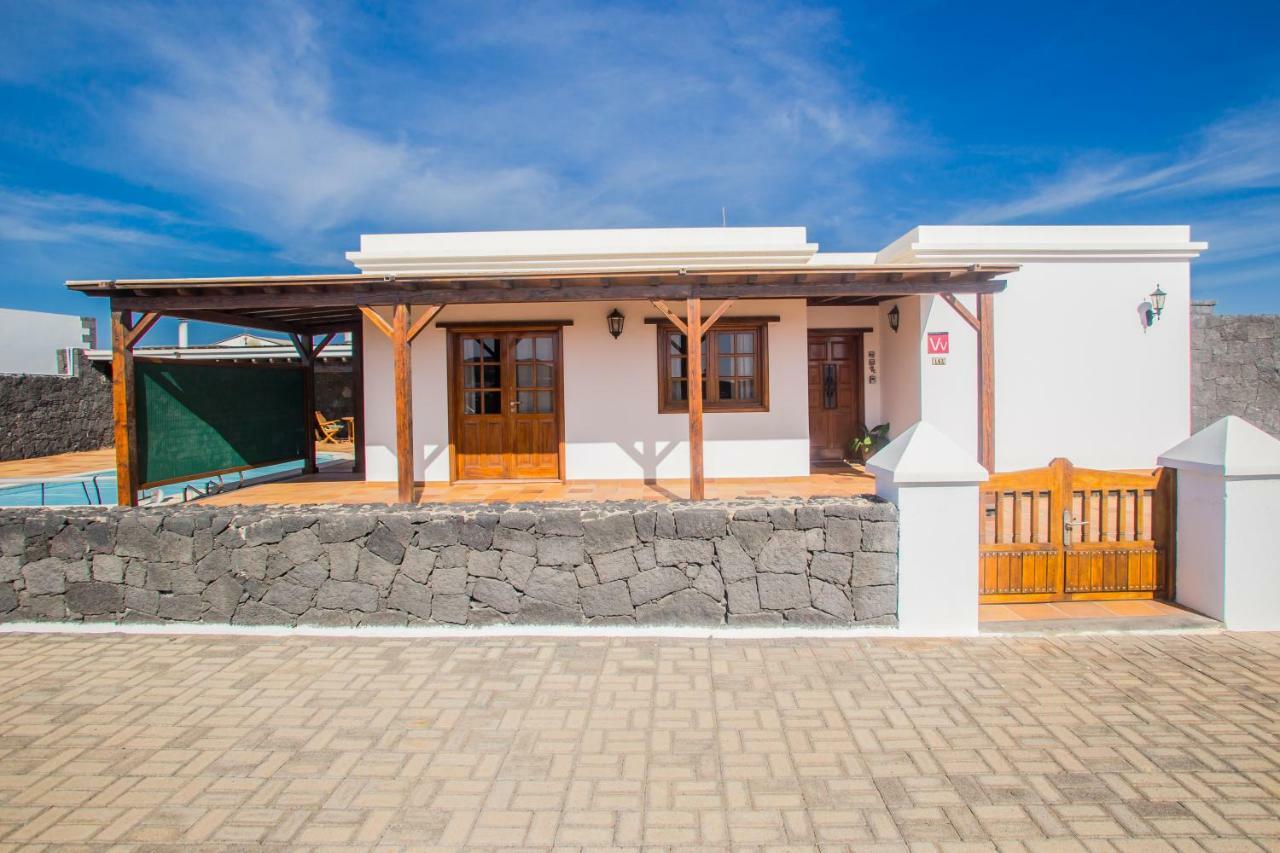 A1 Casas Y Juani Y Juan Lanzarote * San Bartolomé
