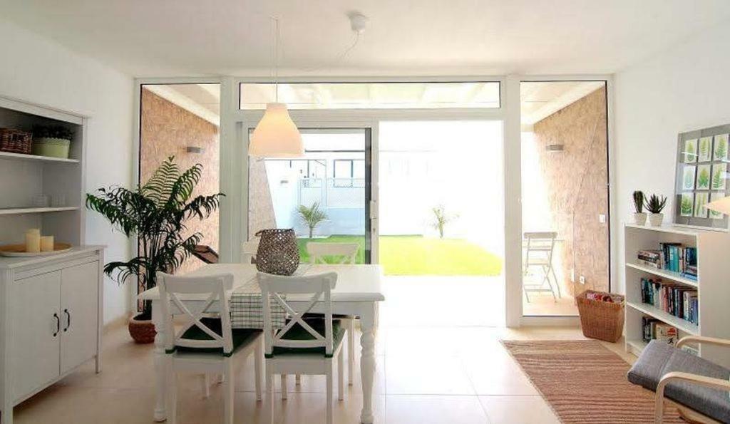 Ground Floor With Private Garden, Charcos *