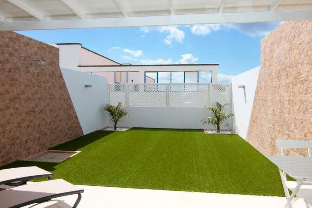 Ground Floor With Private Garden, Charcos *
