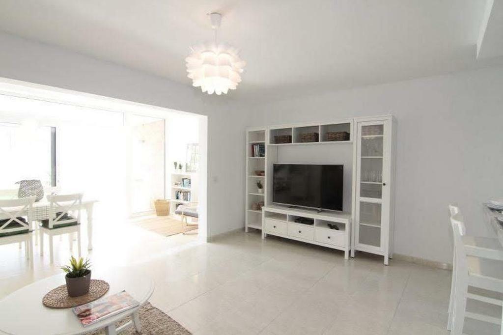 Ground Floor With Private Garden, Charcos