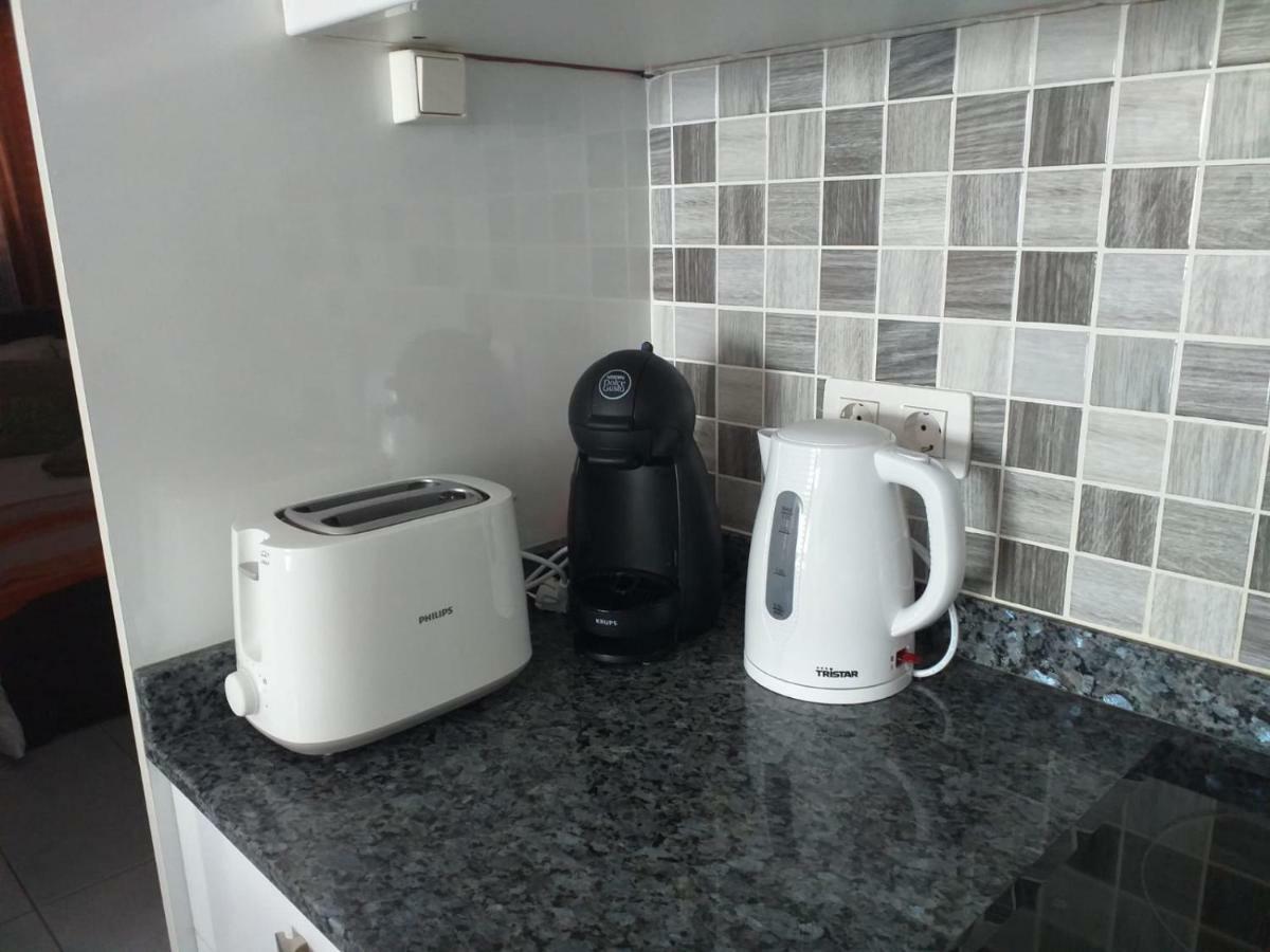 Playa Bastian - Piscina Climatizada - Wifi - Playa 1 Min. Apartment