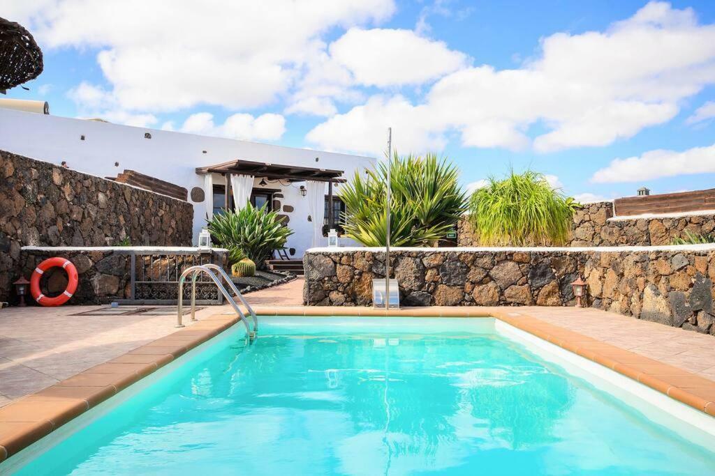 El Caserio De Gueime Con Piscina Climatizada Country house