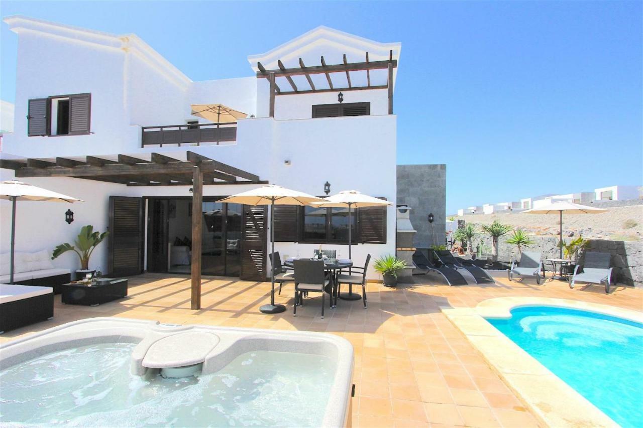 Emma Playa Blanca Villa *
