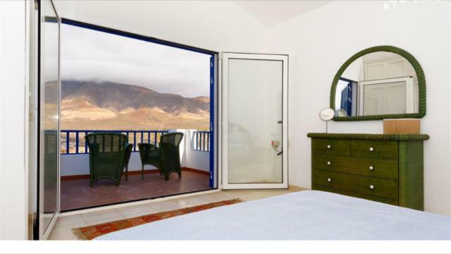 Holiday home Playa De Caleta De *