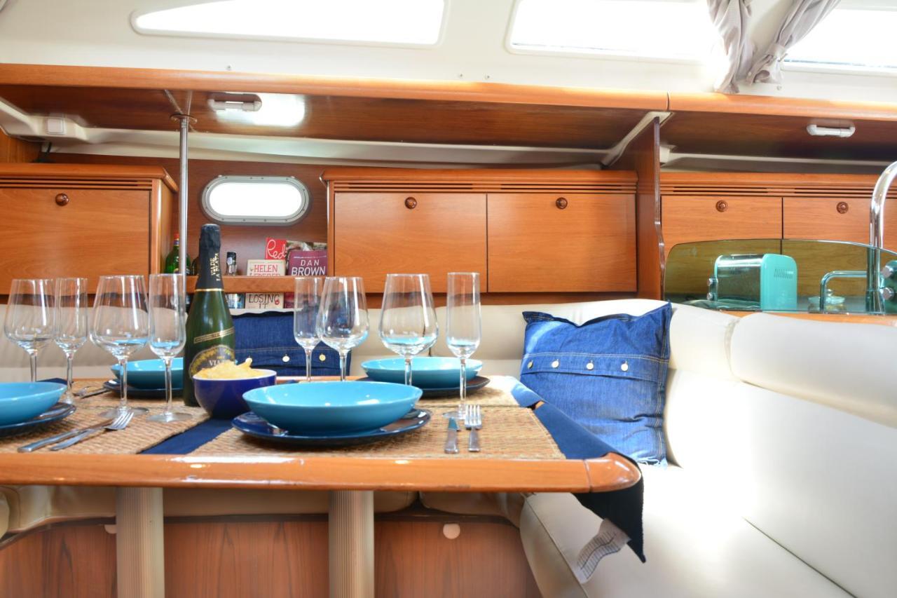 Hotel en barco Velero Babu