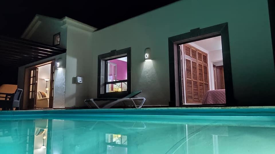Bol-can Con Piscina Privada Villa Playa Blanca (Lanzarote)