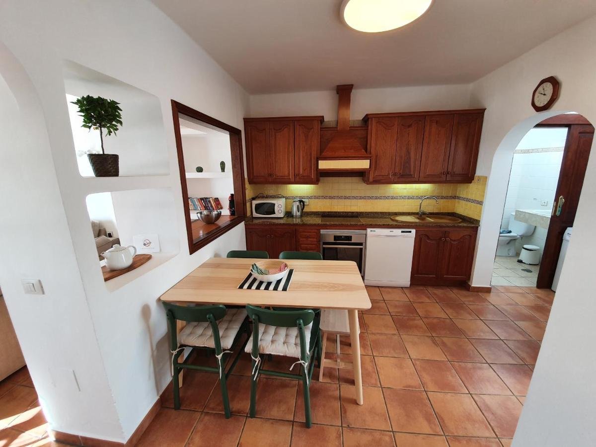 2 Bedroom 'the Bungalow' With Private Heated Pool. *