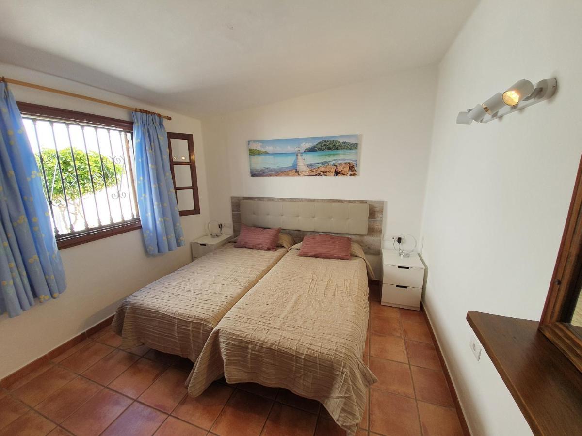 Villa 2 Bedroom 'the Bungalow' With Private Heated Pool. Puerto del Carmen (Lanzarote)