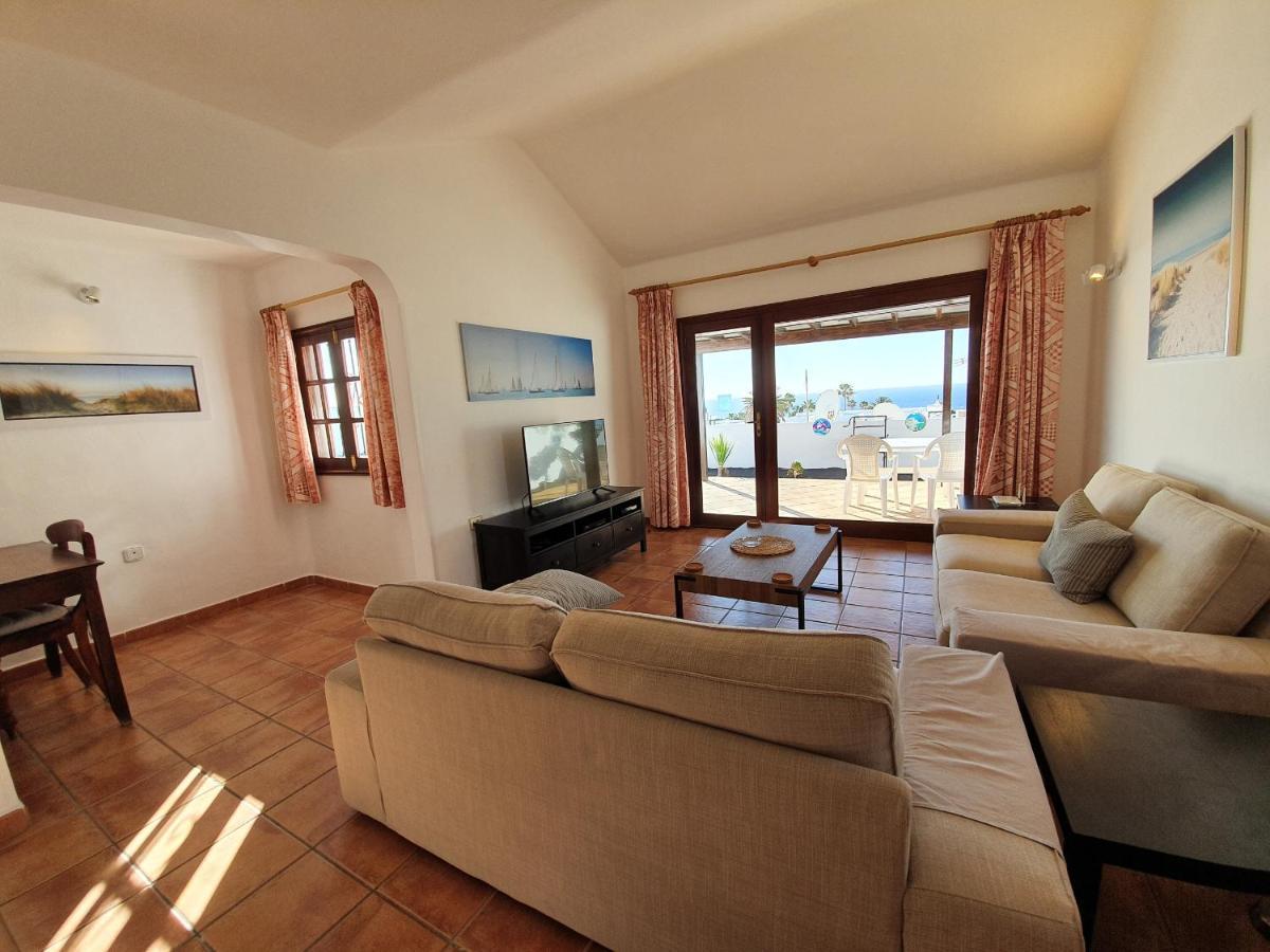 2 Bedroom 'the Bungalow' With Private Heated Pool.