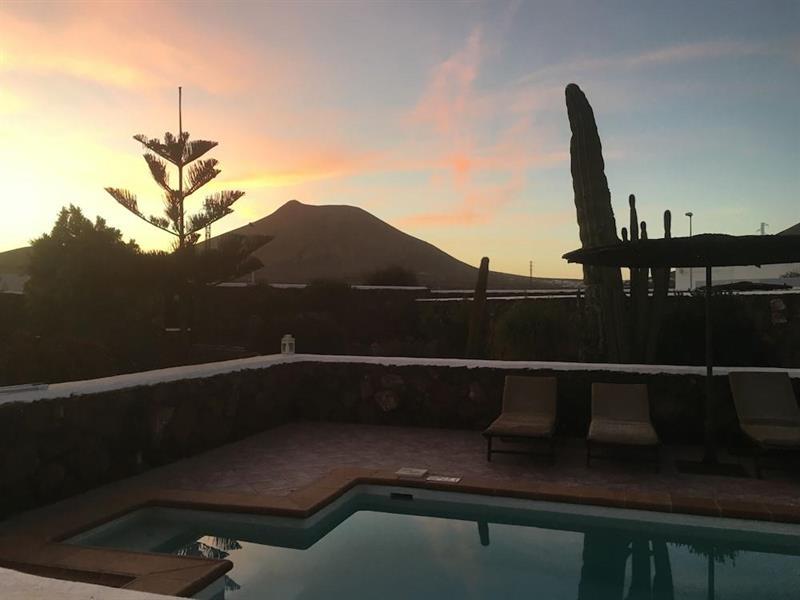 El Caserio De Gueime Con Piscina Climatizada Country house *