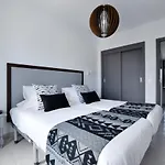 Holyhome Grey Apartment