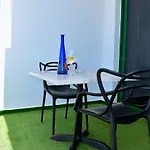 Holyhome Grey Apartment