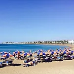 Bandama 15! 2 Bedroom Newly Renovated Bungalow, Los Pocillos, Puerto Del Carmen.