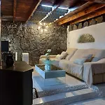 Aloelux Villa ! - Private Villa With Jacuzzi, Cinema ,Massage ,Wonderful View, Art Desing Villa