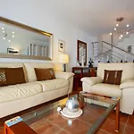 Villa De La Cruz