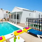 Villa Noruega by Villa Plus