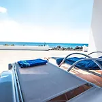 Seashell Beach House On The Frontline Of The Ocean
