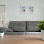 Cozy And Sunny Apartment Over The Rooftops