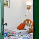 Las Mimosas. Bajo con Wifi. Piscinas comunitarias