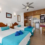 Apartamentos Las Lilas (Adults Only)