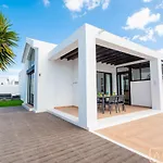 Villa Orcades Close To Town Center Pool & A/C