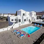 Villa Pebbles by Villa Plus