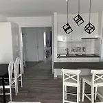 Apartamento con piscina y vistas -Le Petit Paradis