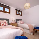 Casa Familia